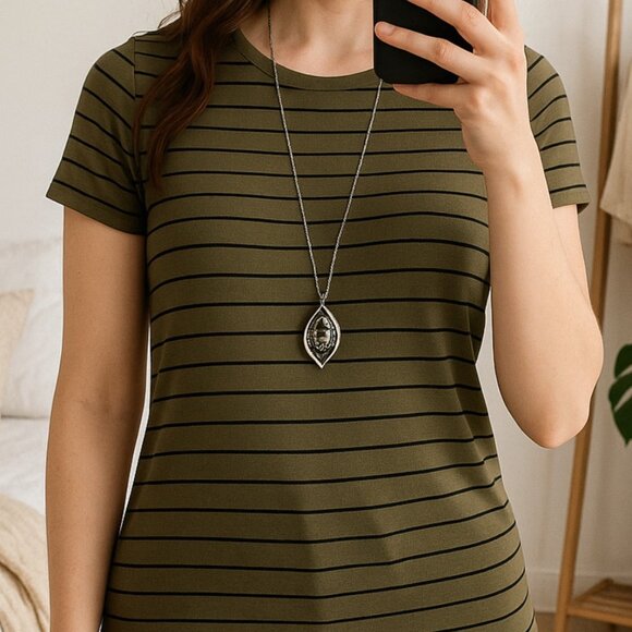 Maurices Women's 27/7 Green Soft & Stretchy Striped Crew Neck Blouse sz XL Comfo - Picture 1 of 4